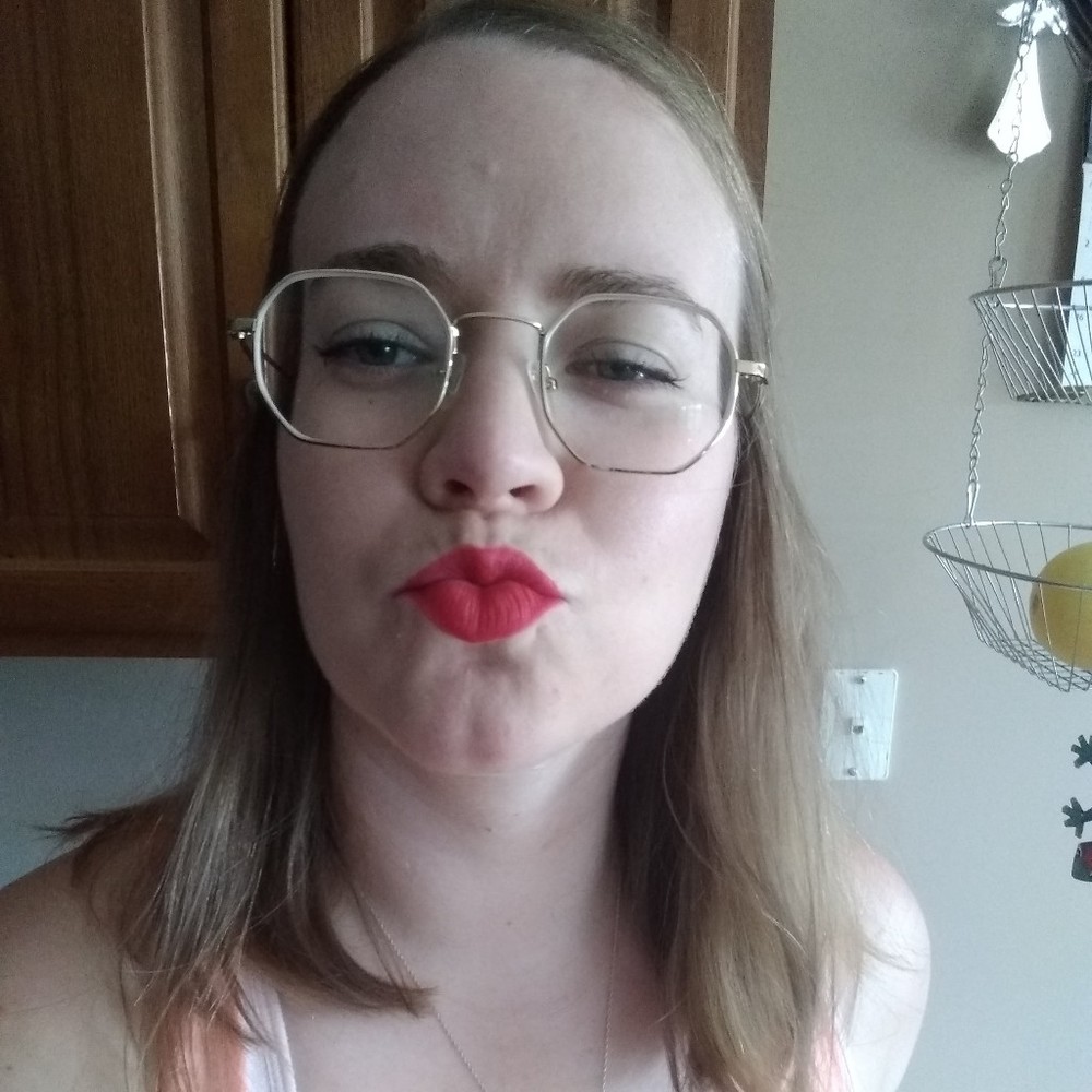 Meet your Posher, Laurie